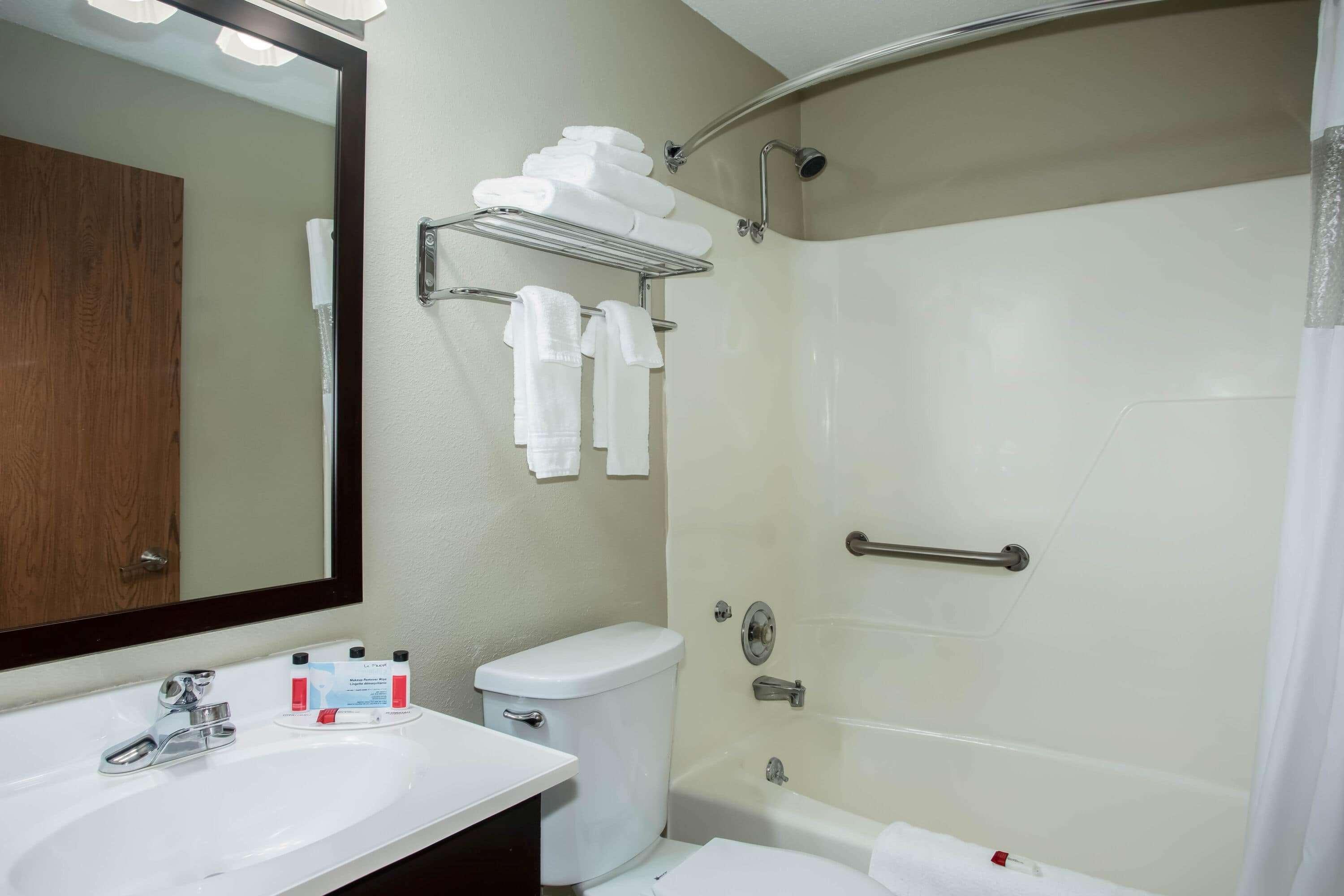 Travelodge By Wyndham Wahpeton Экстерьер фото