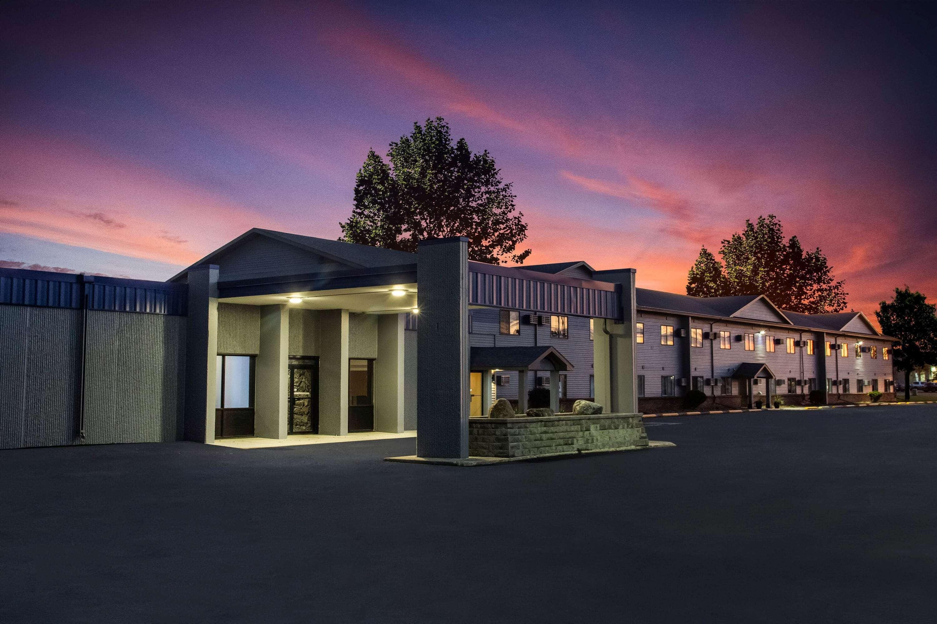 Travelodge By Wyndham Wahpeton Экстерьер фото