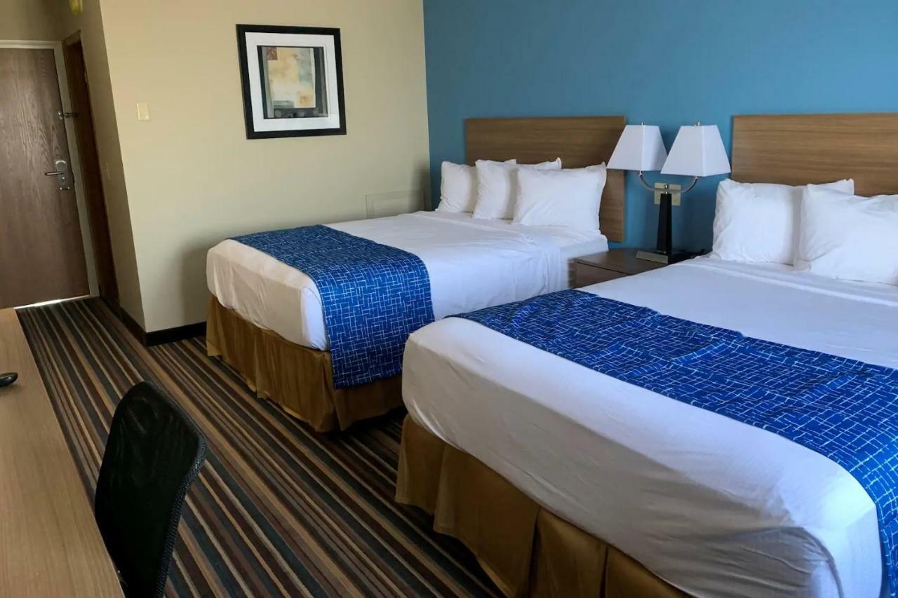 Travelodge By Wyndham Wahpeton Экстерьер фото